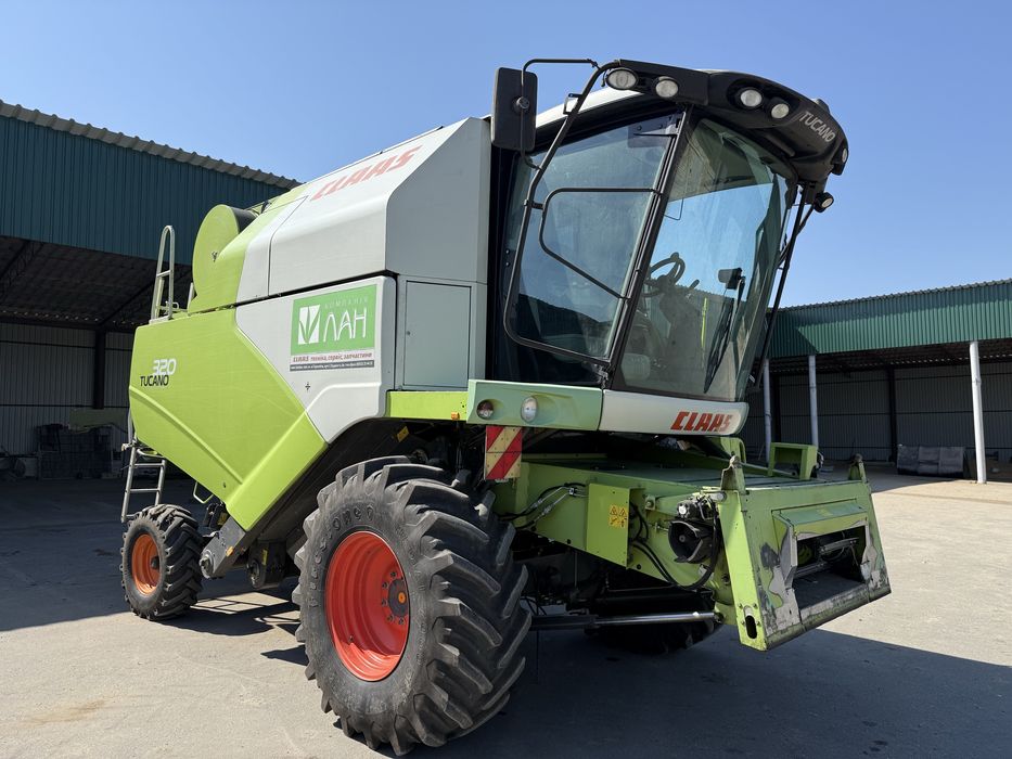 Claas tucano 320