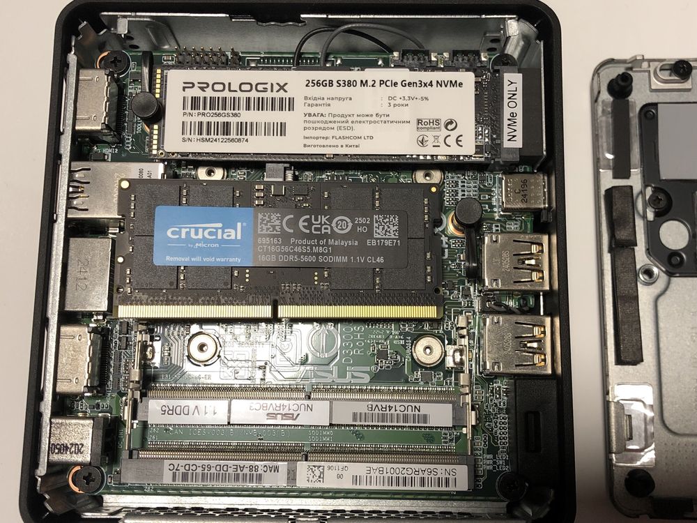 Міні ПК/Неттоп ASUS NUC 14 Pro NUC14RVK i3/16Gb DDR5/SSD 256Gb M.2