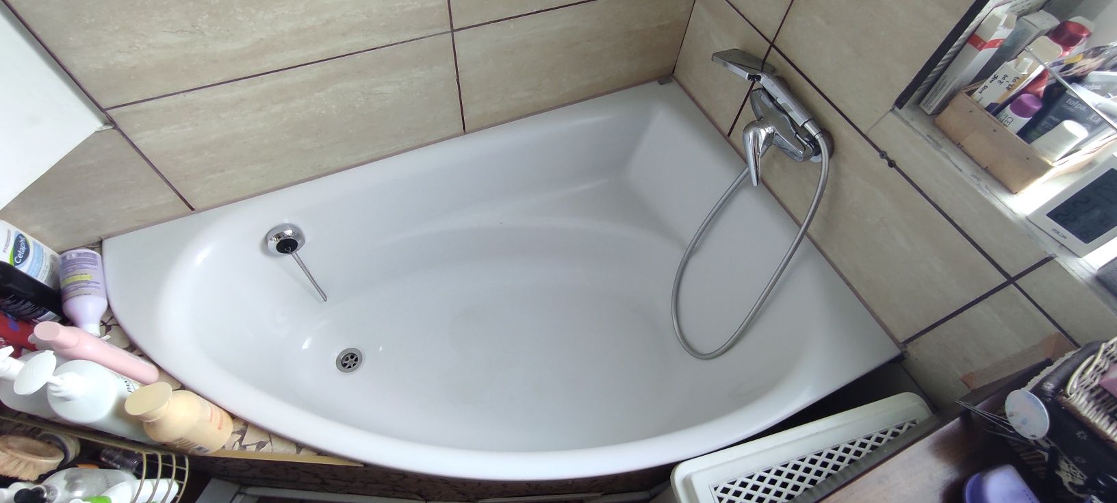Wanna, umywalka, WC, lustro, stojak na ręczniki, baterie