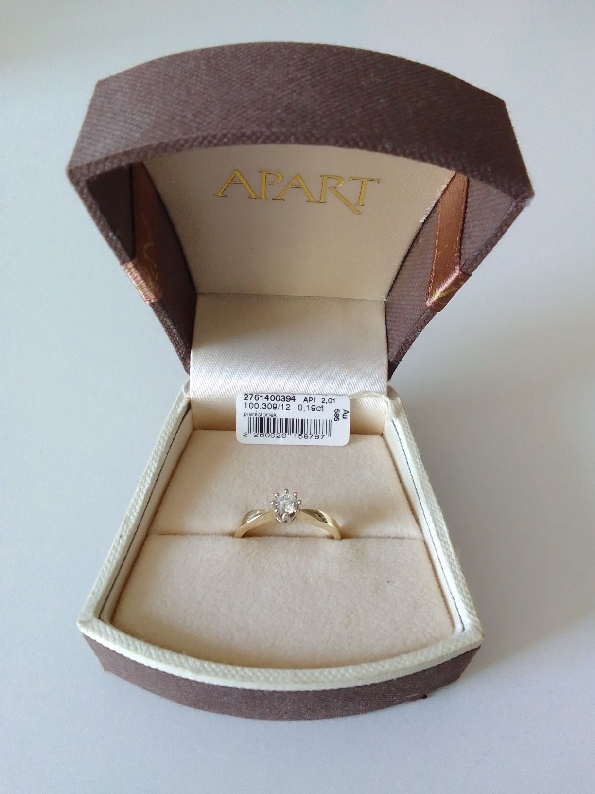 Pierścionek z brylantem 0,19 ct APART