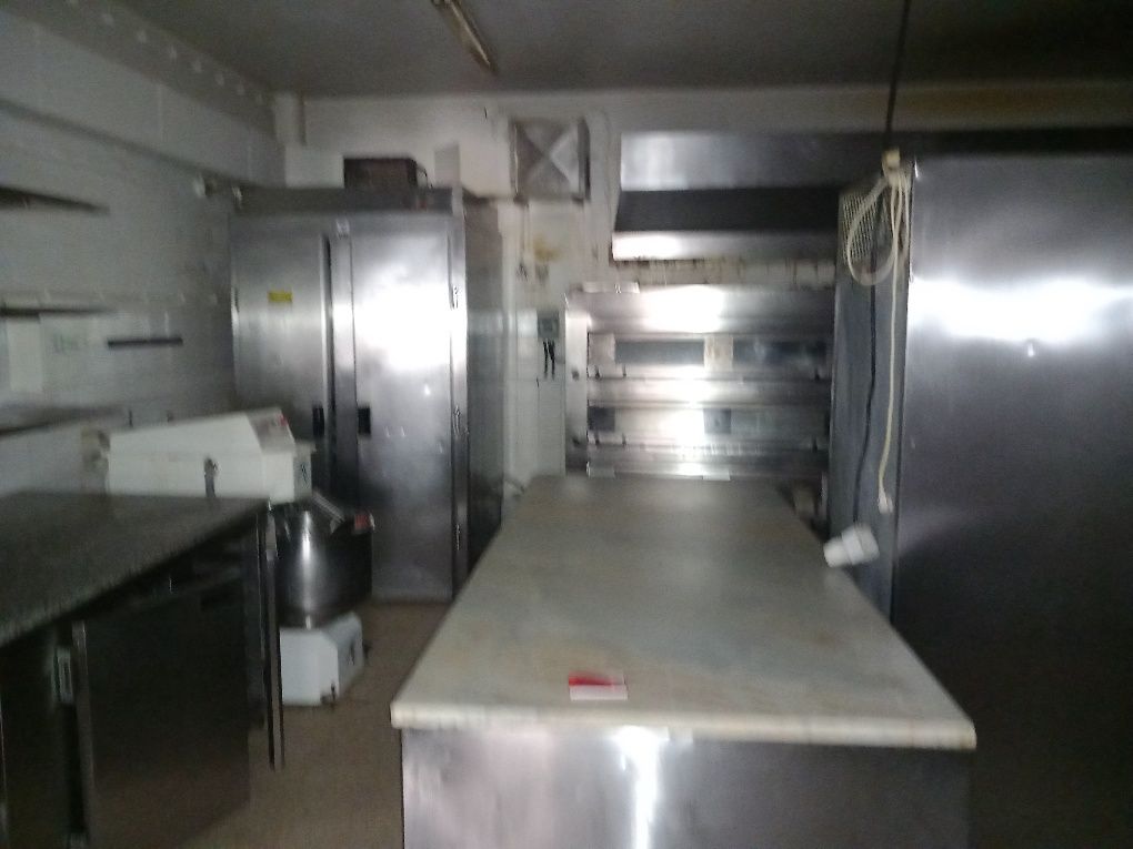 Vende-se Espaço Comercial, Quarteira A 70 Metros da Praia