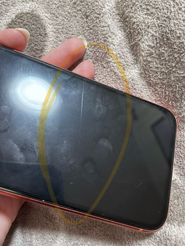 iPhone XR, 128 Гб з чохлами