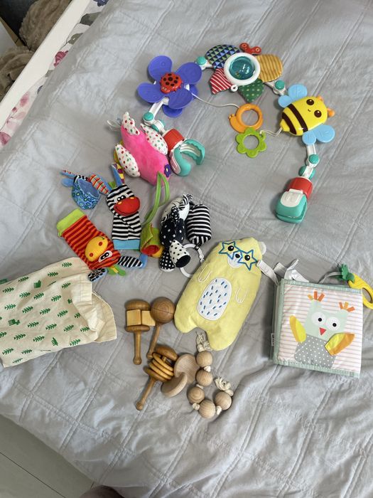 Іграшки жля малюків