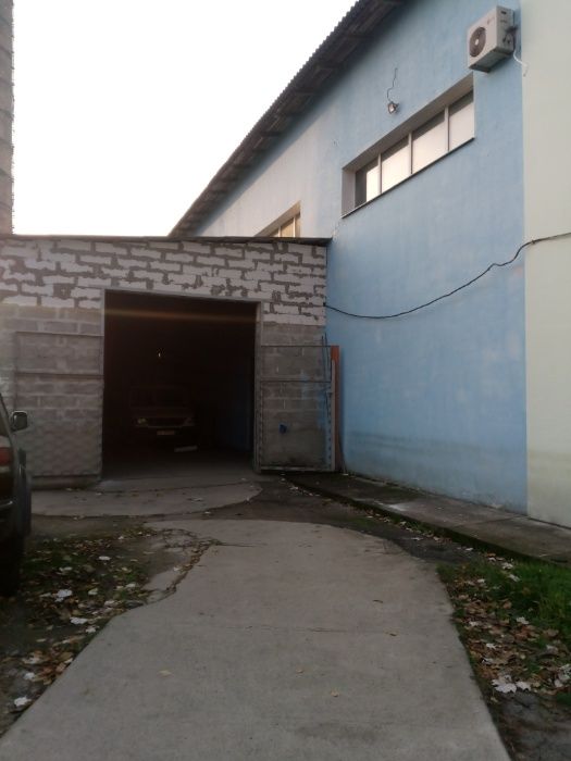 Продам базу торгово-промышленного назначения.