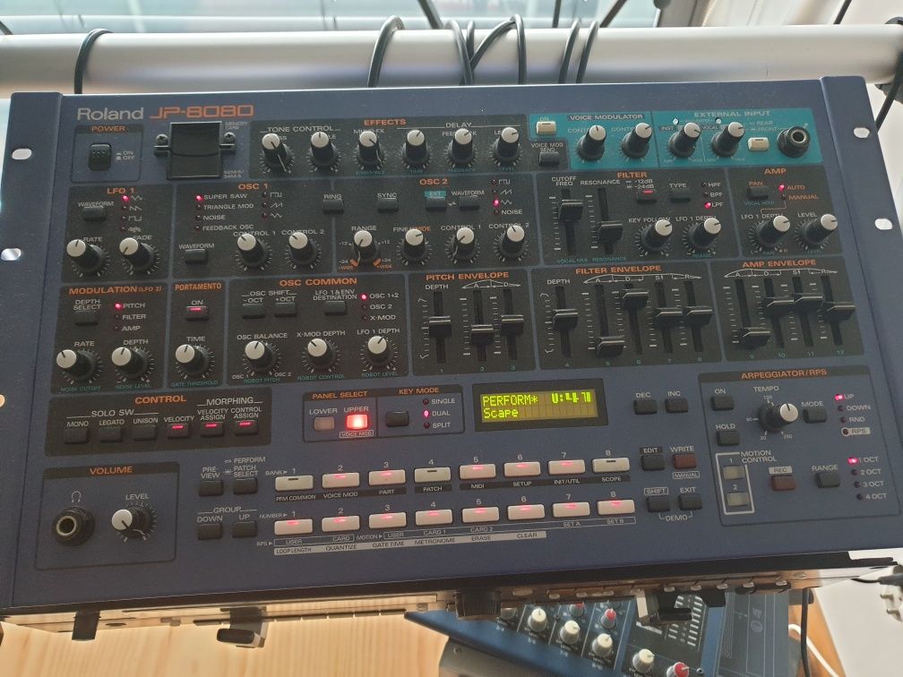 Sintetizador Roland JP-8080