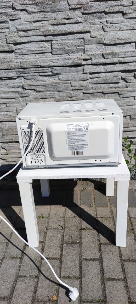 Mikrofala AMICA AMG 17M70 1200W