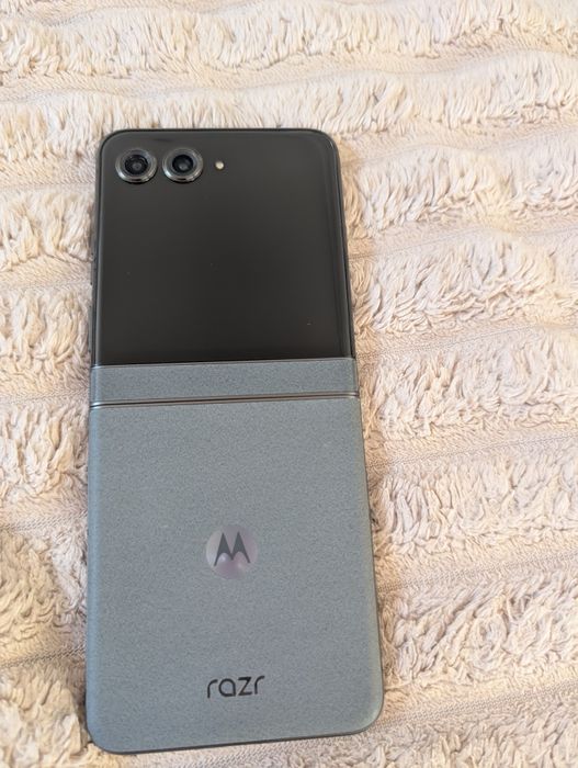 Motorola razr 50