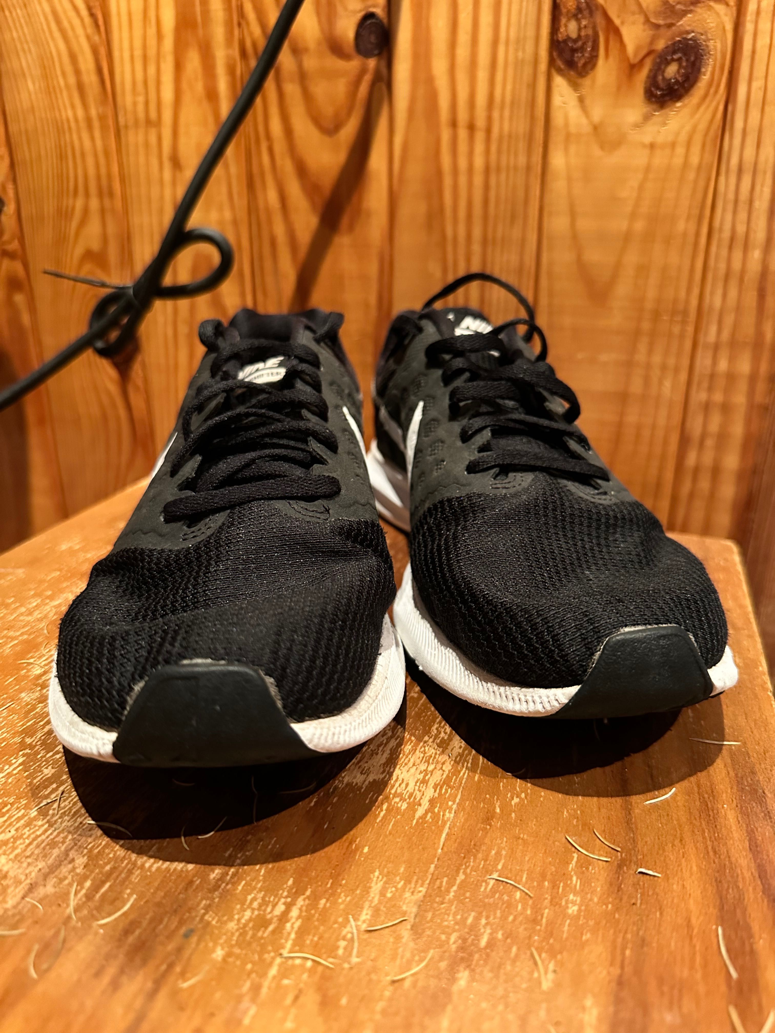 Жіночі кросівки чорні для бігу Nike Wmns Downshifter 7 39 розмір