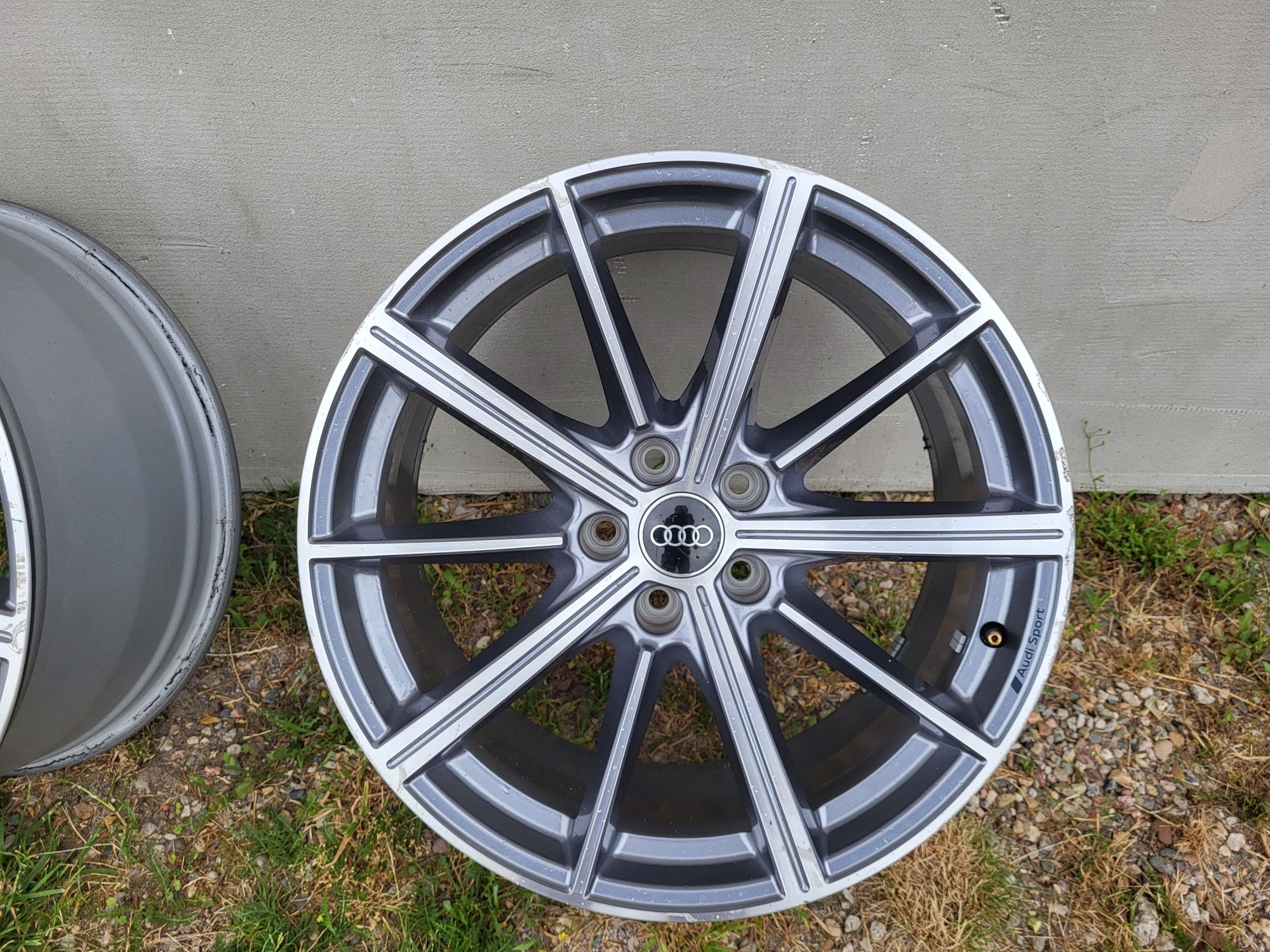 Felga Aluminiowa AUDI A4 A5 F5 8W 8W0