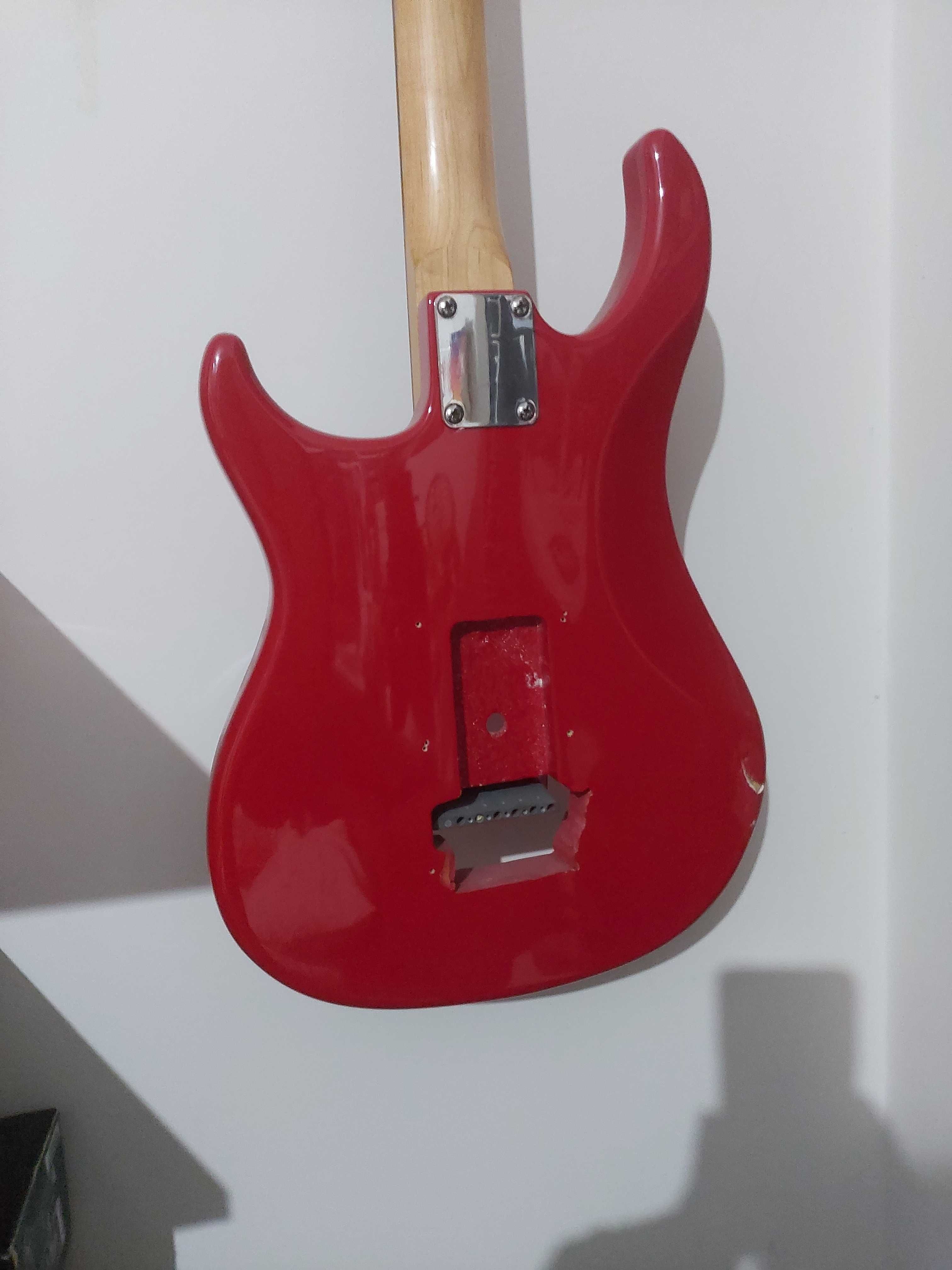 Guitarra Peavey Raptor plus exp CORPO