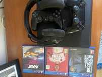 PlayStation 4 com 2 comandos e jogos