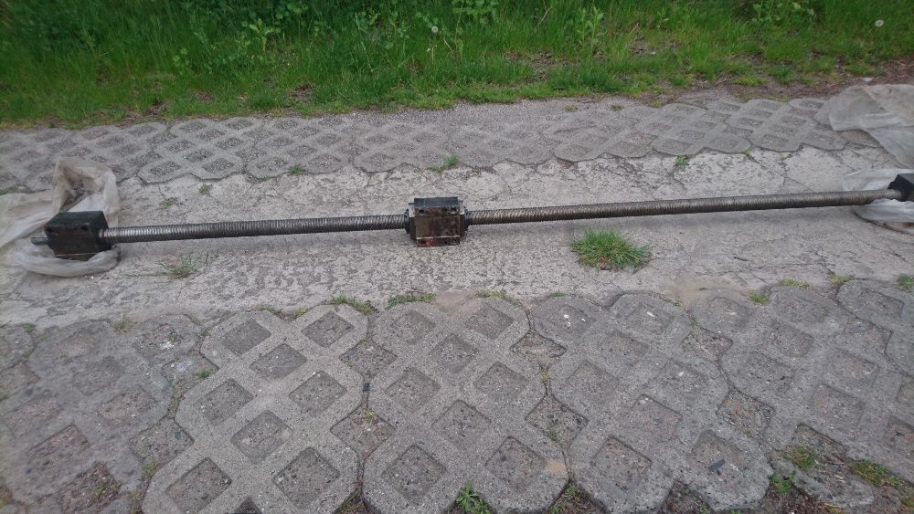 Śruba kulowa trapezowa fi45 / napęd prowadnica
