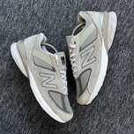 Оригінальні кросівки New Balance 990v5