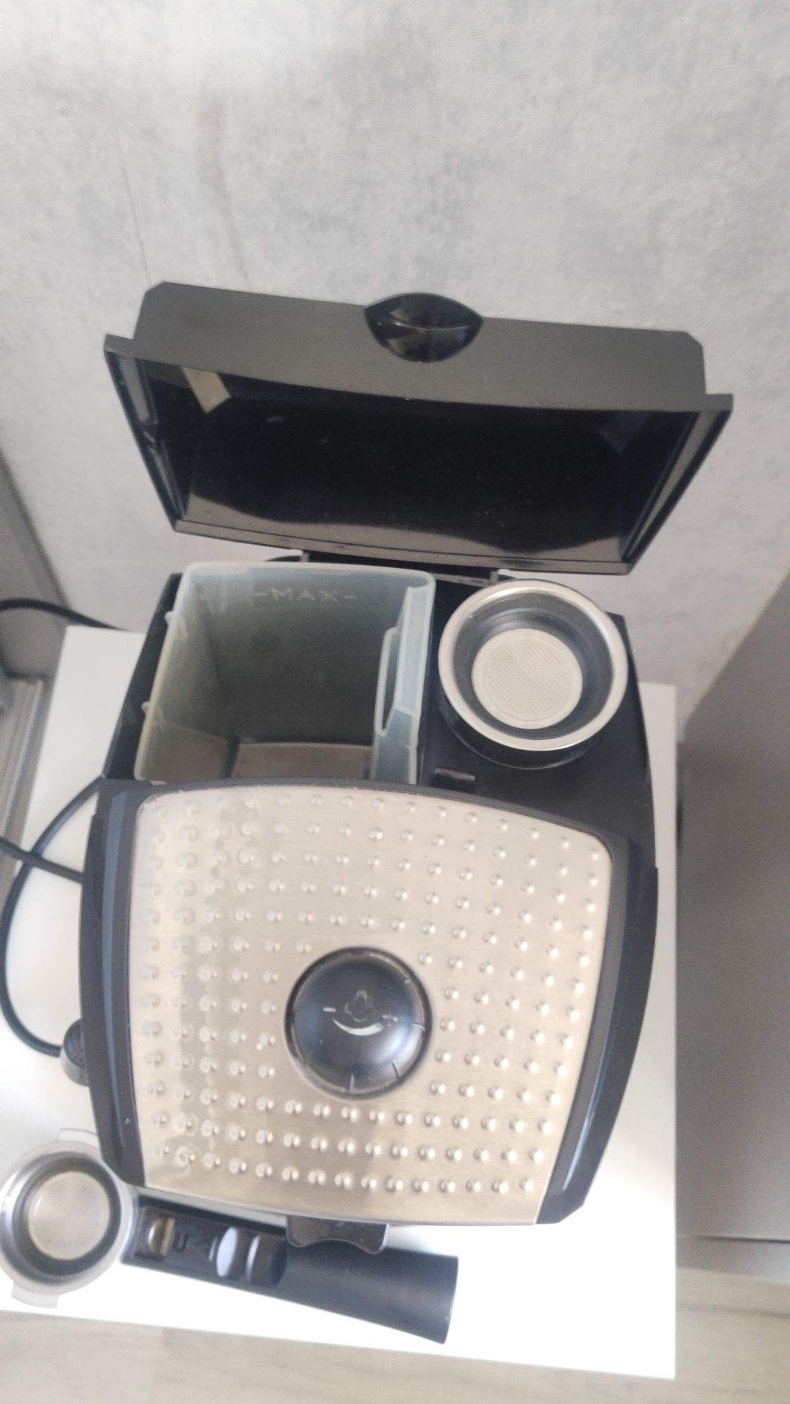 Ekspres De'Longhi EC 156.B Czarny