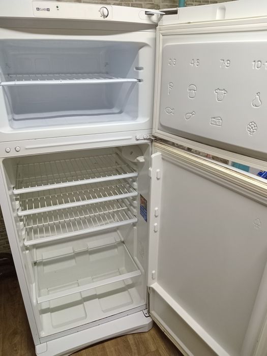 Продам холодильник Индезит