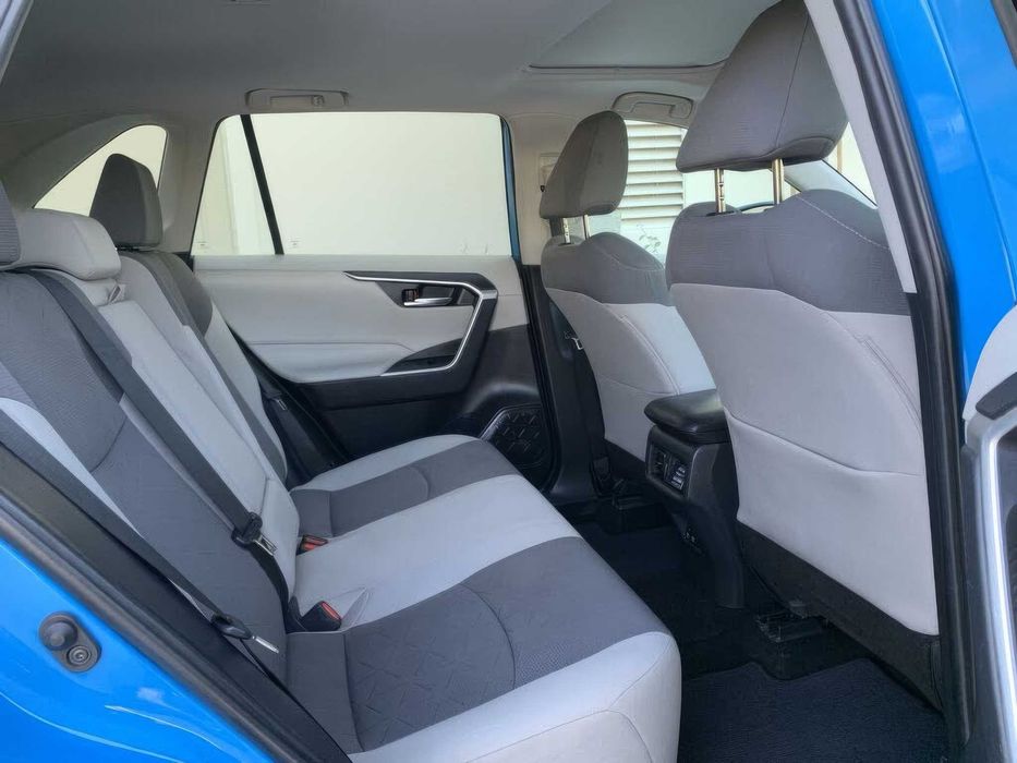 Toyota RAV4 XLE      2019