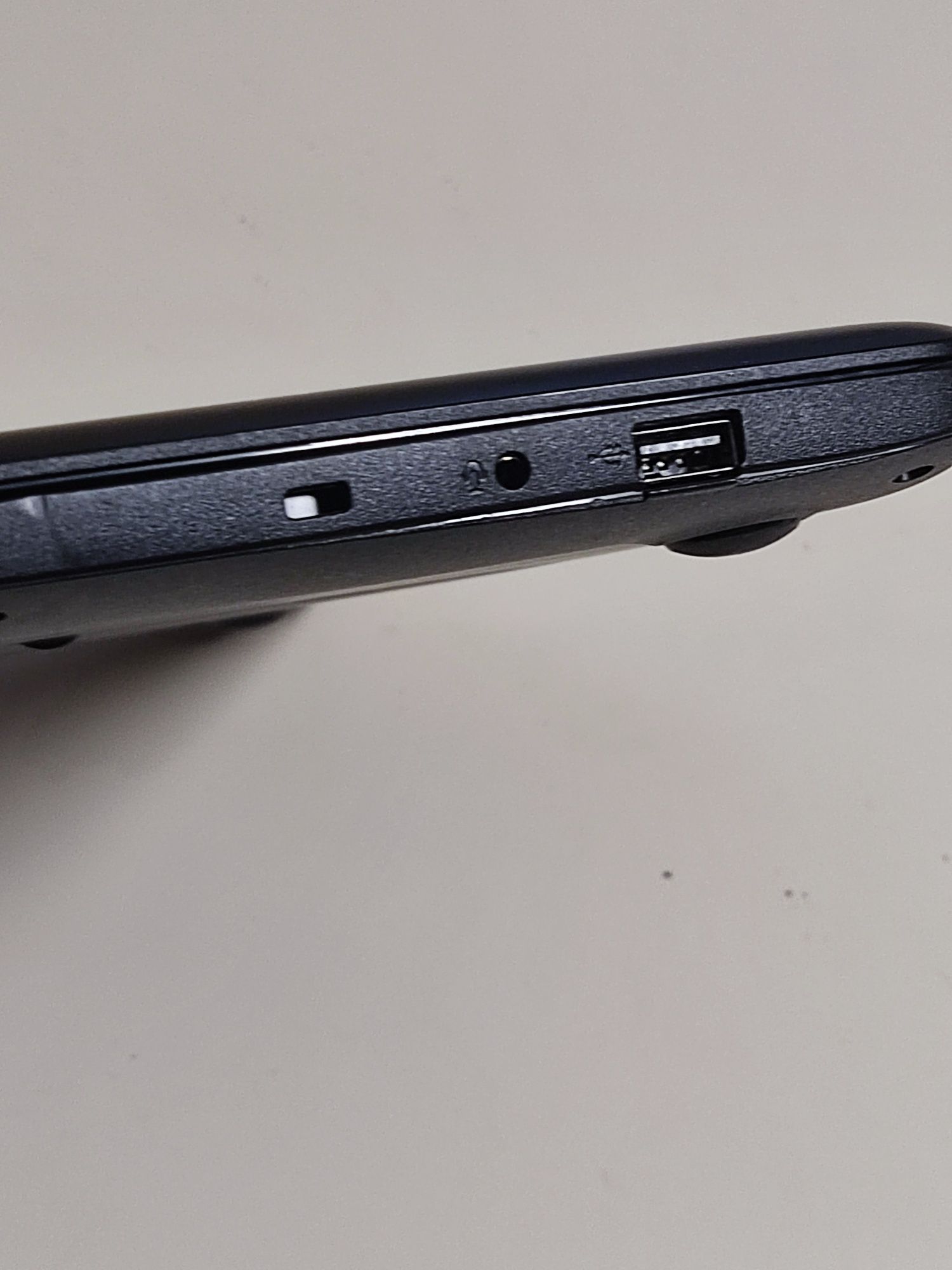 Asus L402M, 14".Celeron N2840, 2gb ddr3, ssd 120gb.