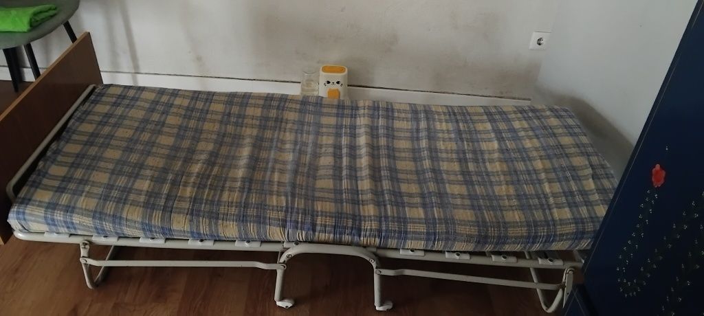 Divã usado de solteiro
