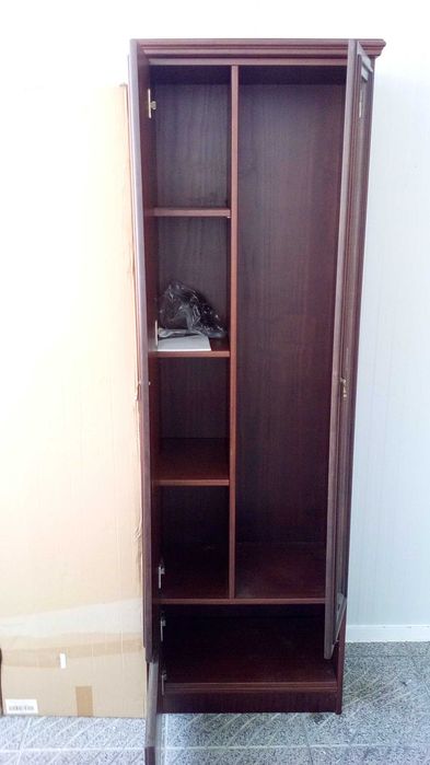 Móvel alto em mogno - quarto, sala, escritório, hall