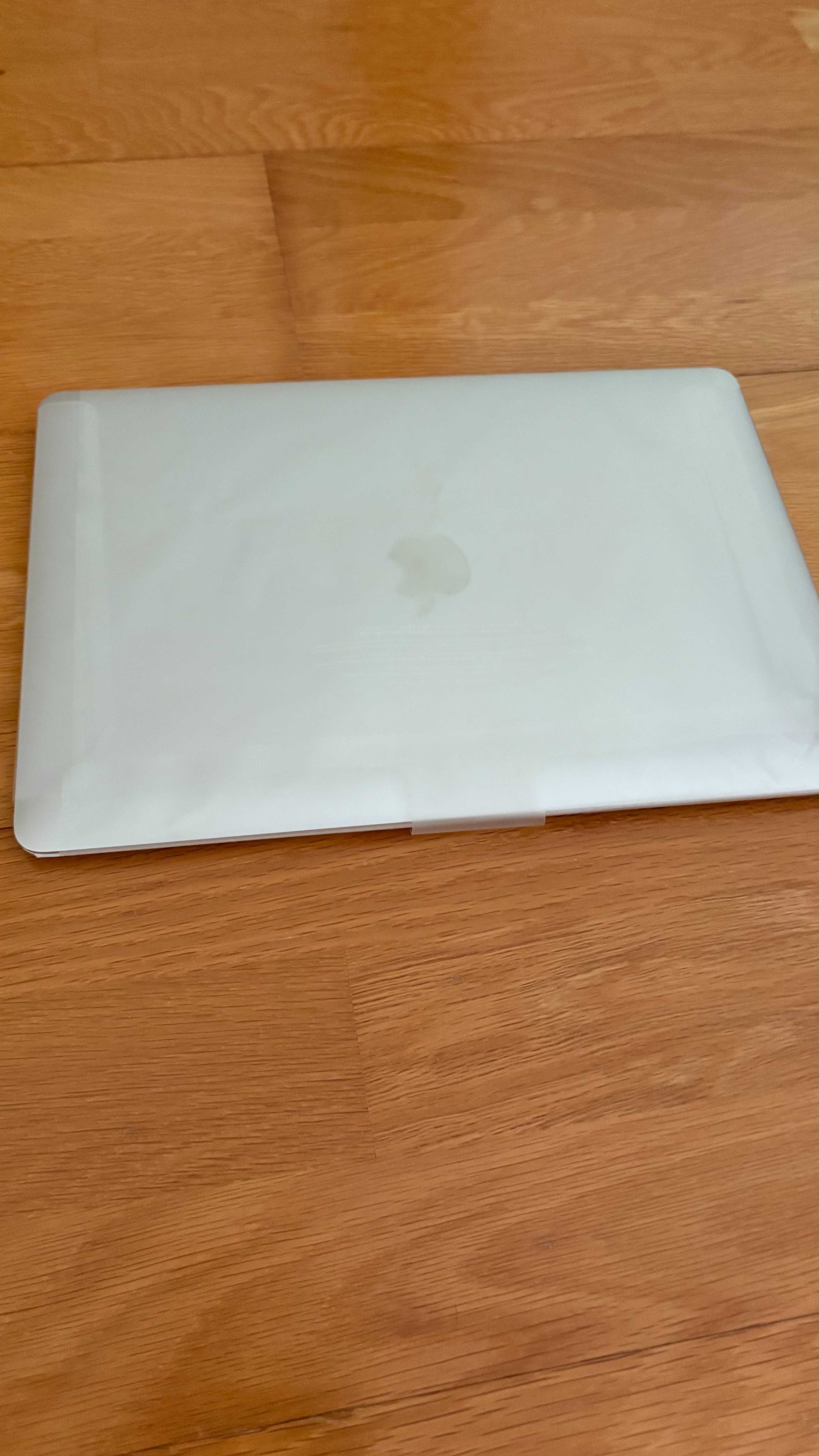 MacBook Air Silver 13.3/1.6Ghz/8GB/128GB
