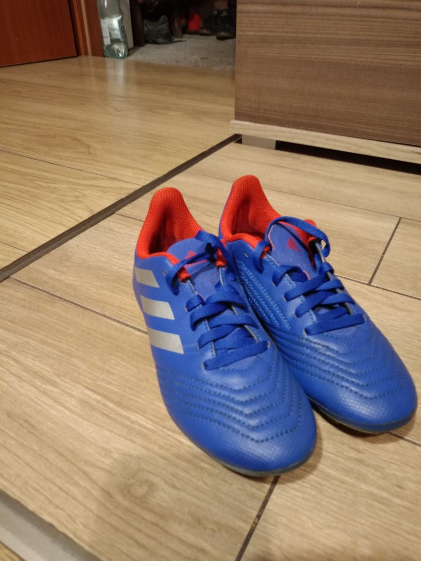 Korki adidas predator  r.33