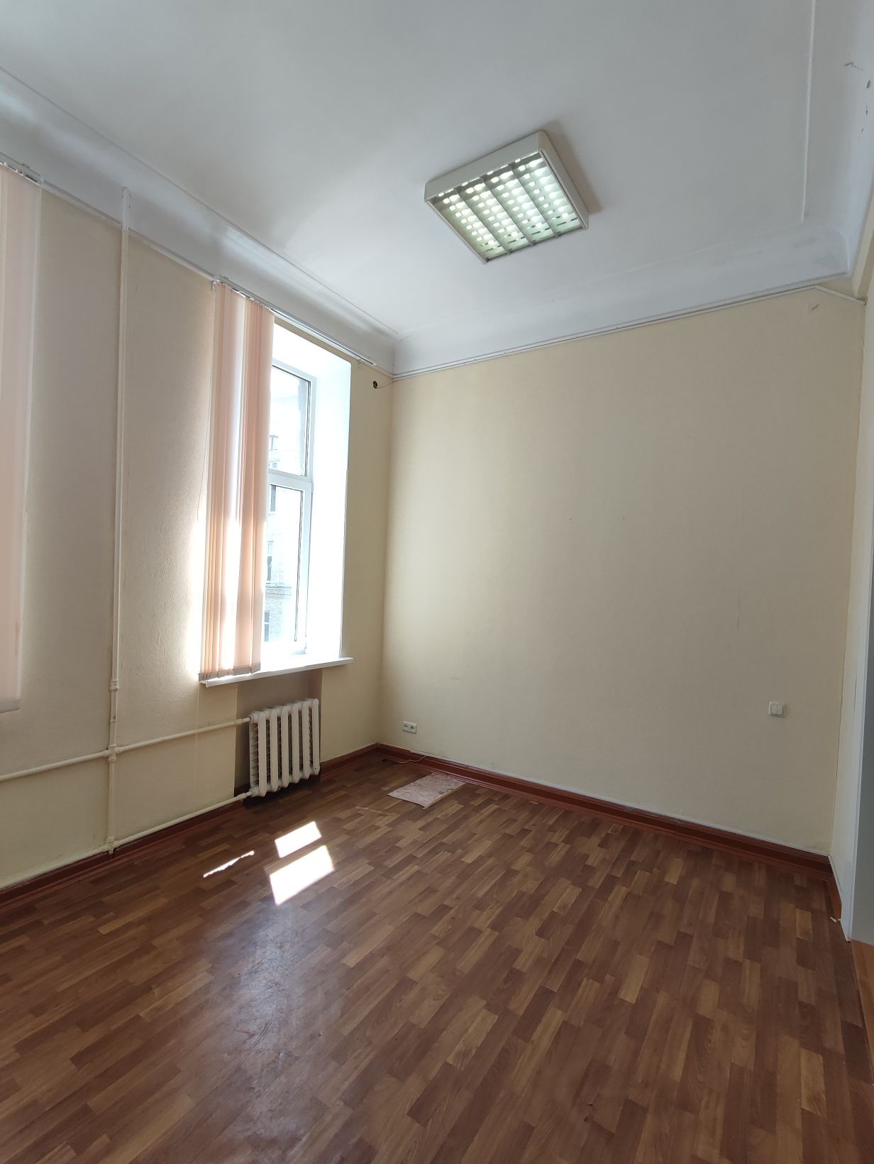 Оренда кабінету 15 та 16 м кв, кондиціонер, центр, з ремонтом