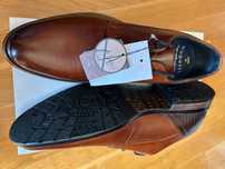 nowe eleganckie buty marki Bugatti r. 43
