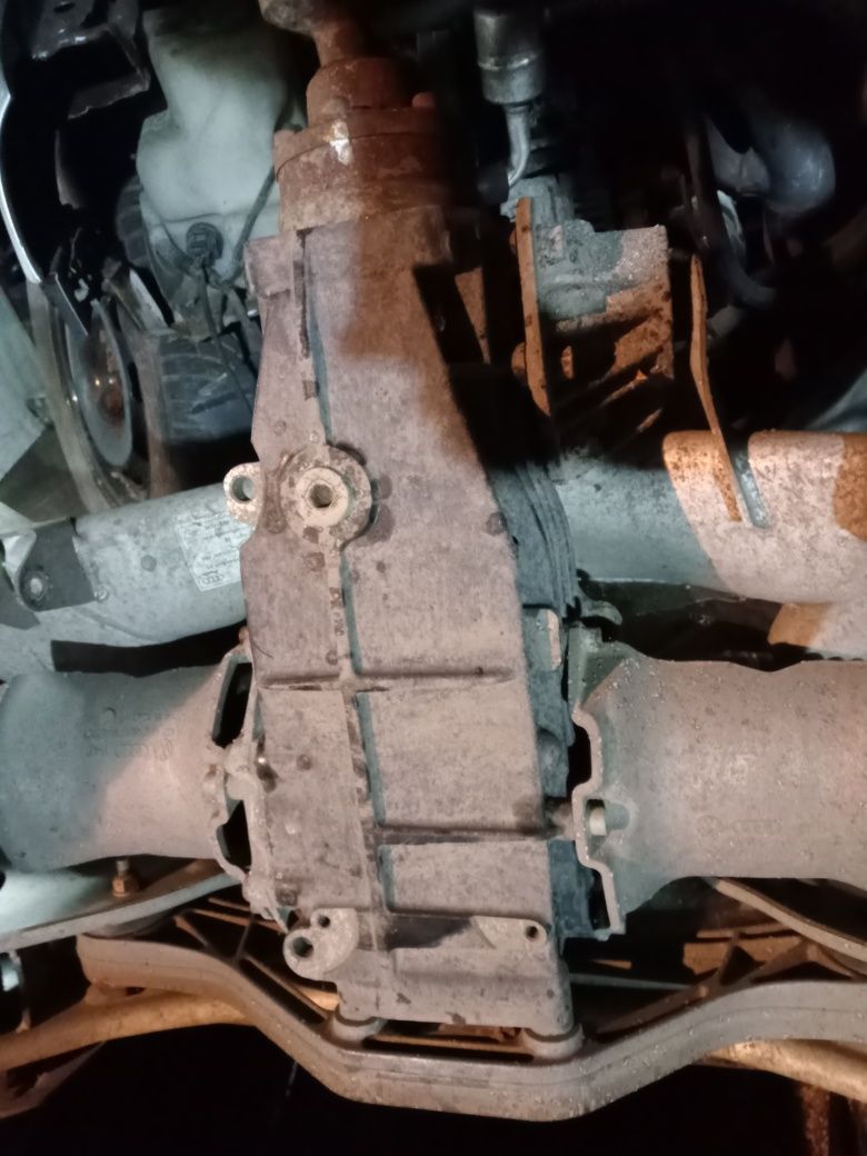 Audi A8 D3 4.2 V8 zawieszenie tył zwrotnica wahacz most półoś zacisk