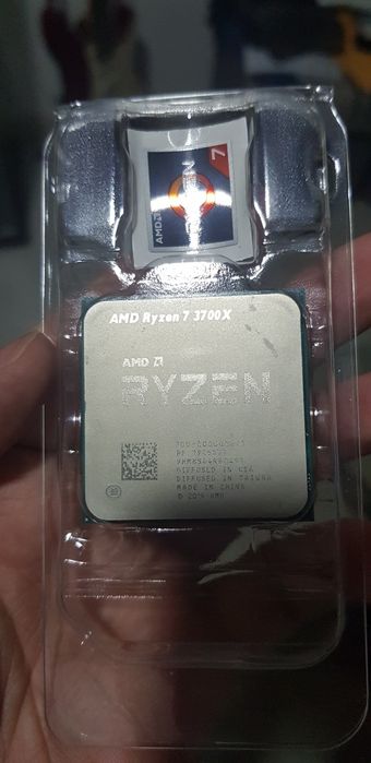 AMD Ryzen 7 3700x
