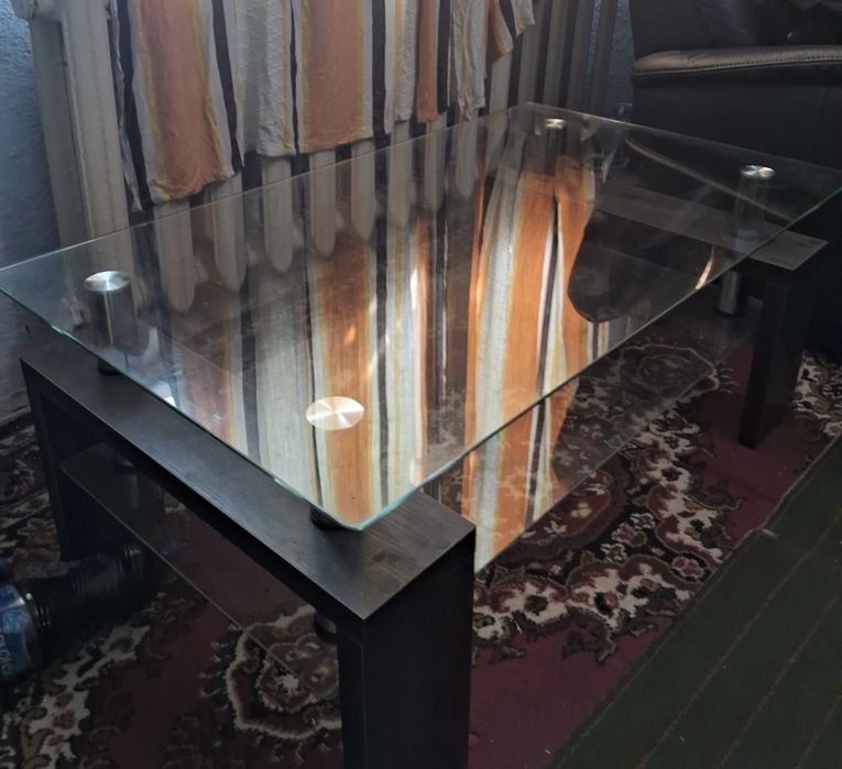 Журнальний столик