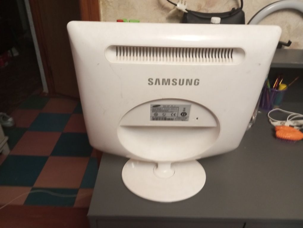 Продам монитор Samsung 17 дюймов