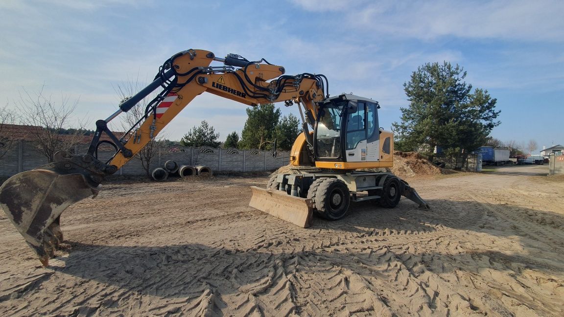 Liebherr A914 Compact