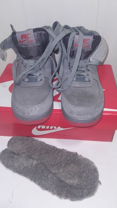 Тёплые кроссовки  Nike