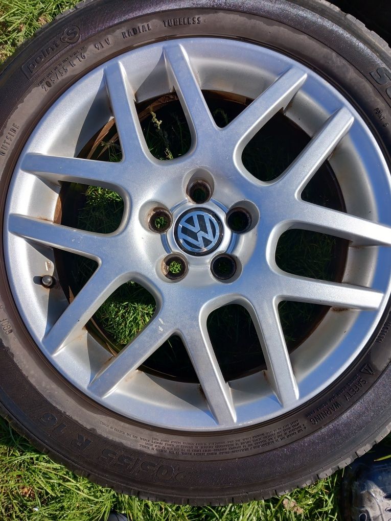 Alu felgi 16 VW golflV