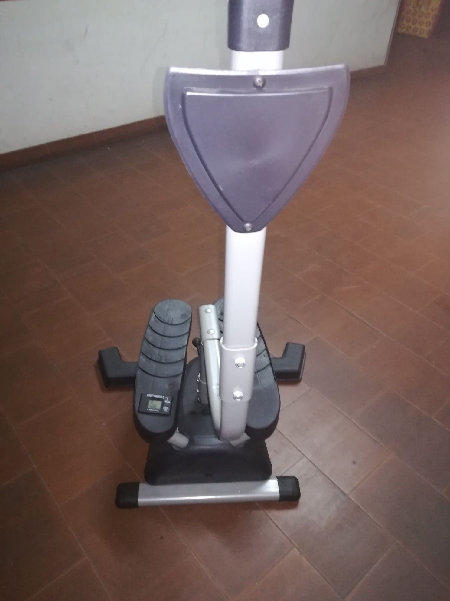 Máquina de exercício elíptica lateral com step