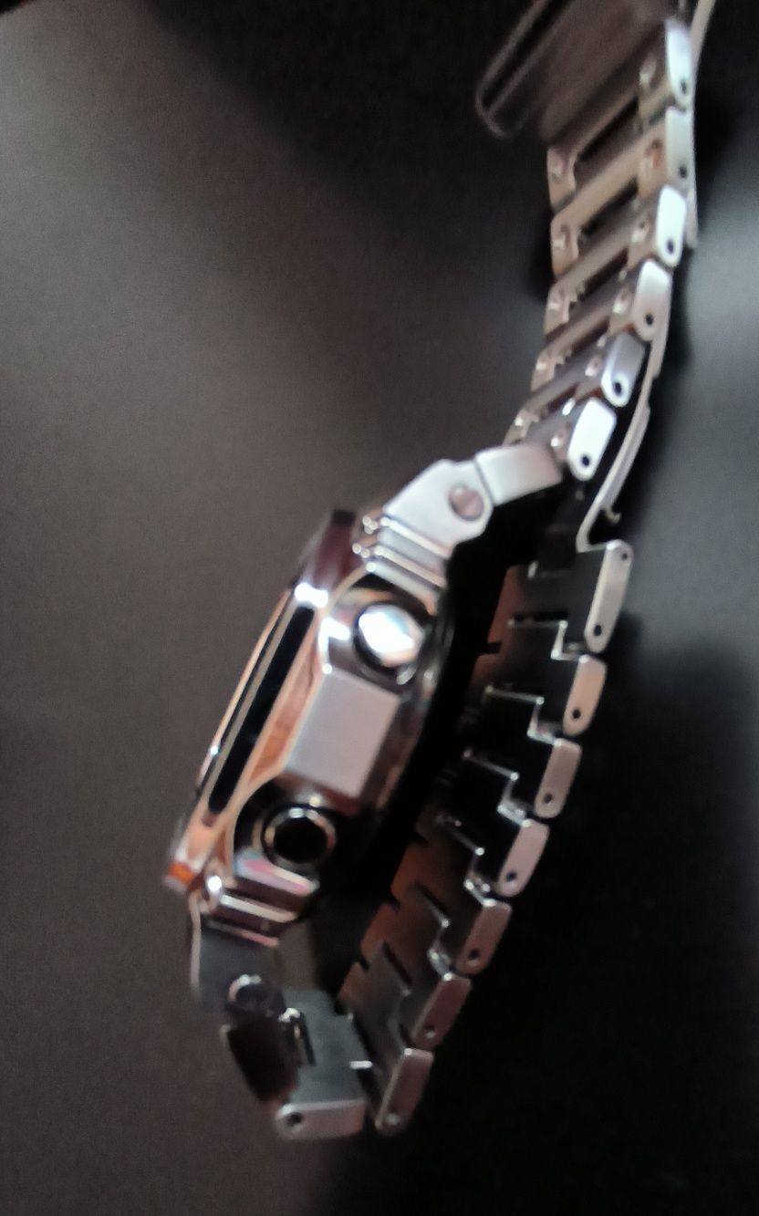 часы Casio G-Shock GMW-B5000PC-1