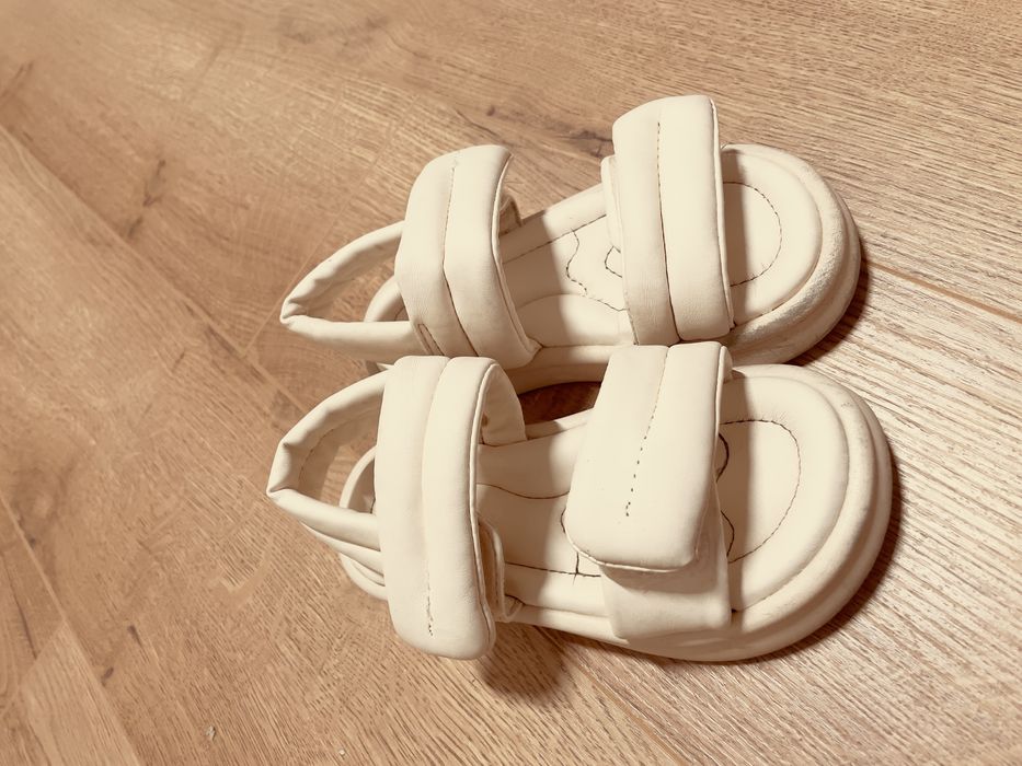 Взуття для дівчинки від 24 до 28р.