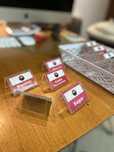 Placas em acriico para vitrine