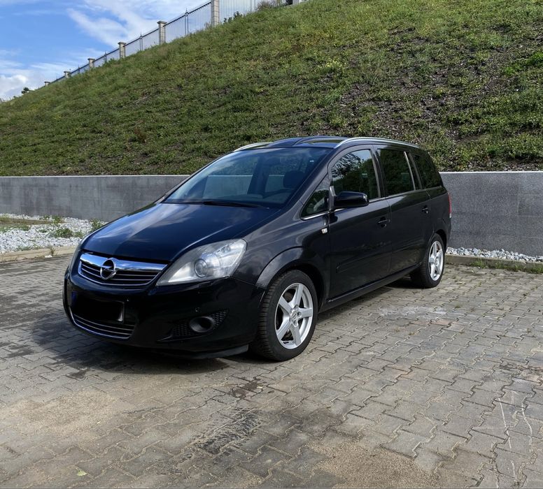 Opel Zafira Automat Diesel ! 7 miejsc ! Panorama Dach ! Xenony