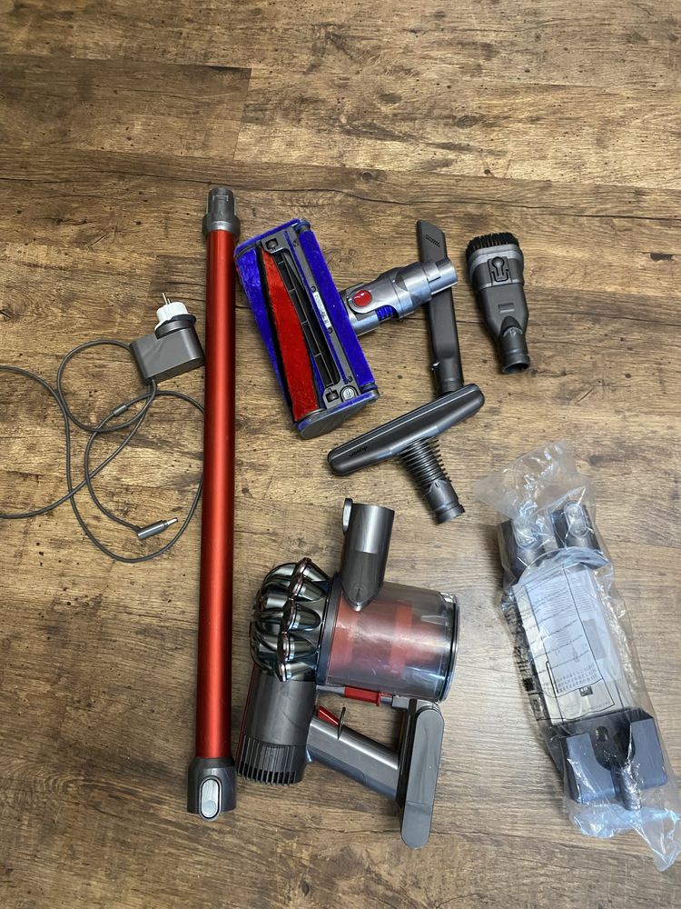 Аккумуляторный пылесос Dyson V6 Fluffy