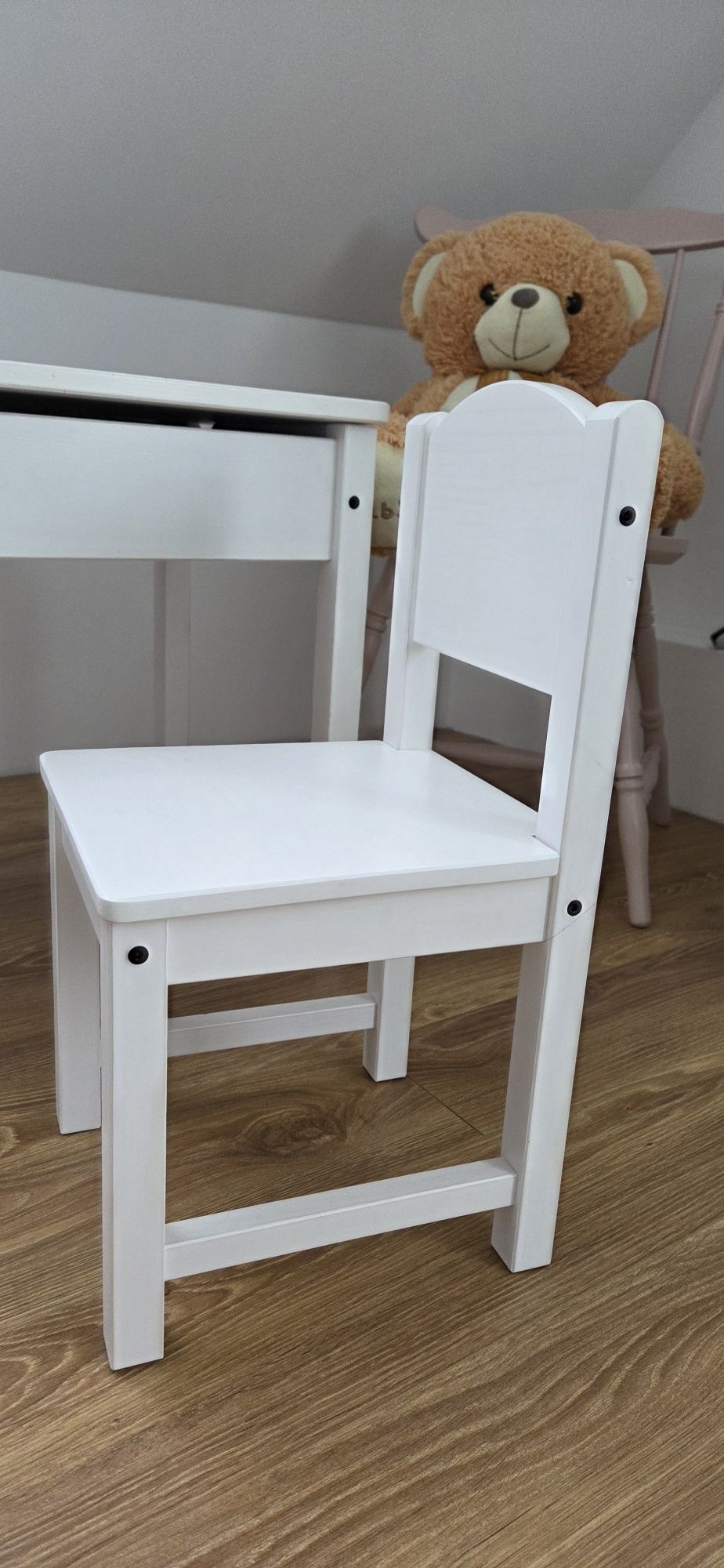 Biurko i krzesełko dla dziecka Ikea
