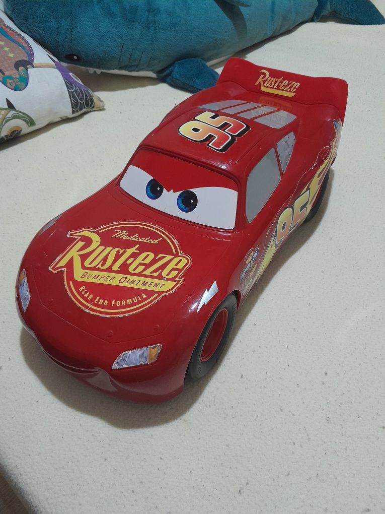 Carro Faísca gigante
