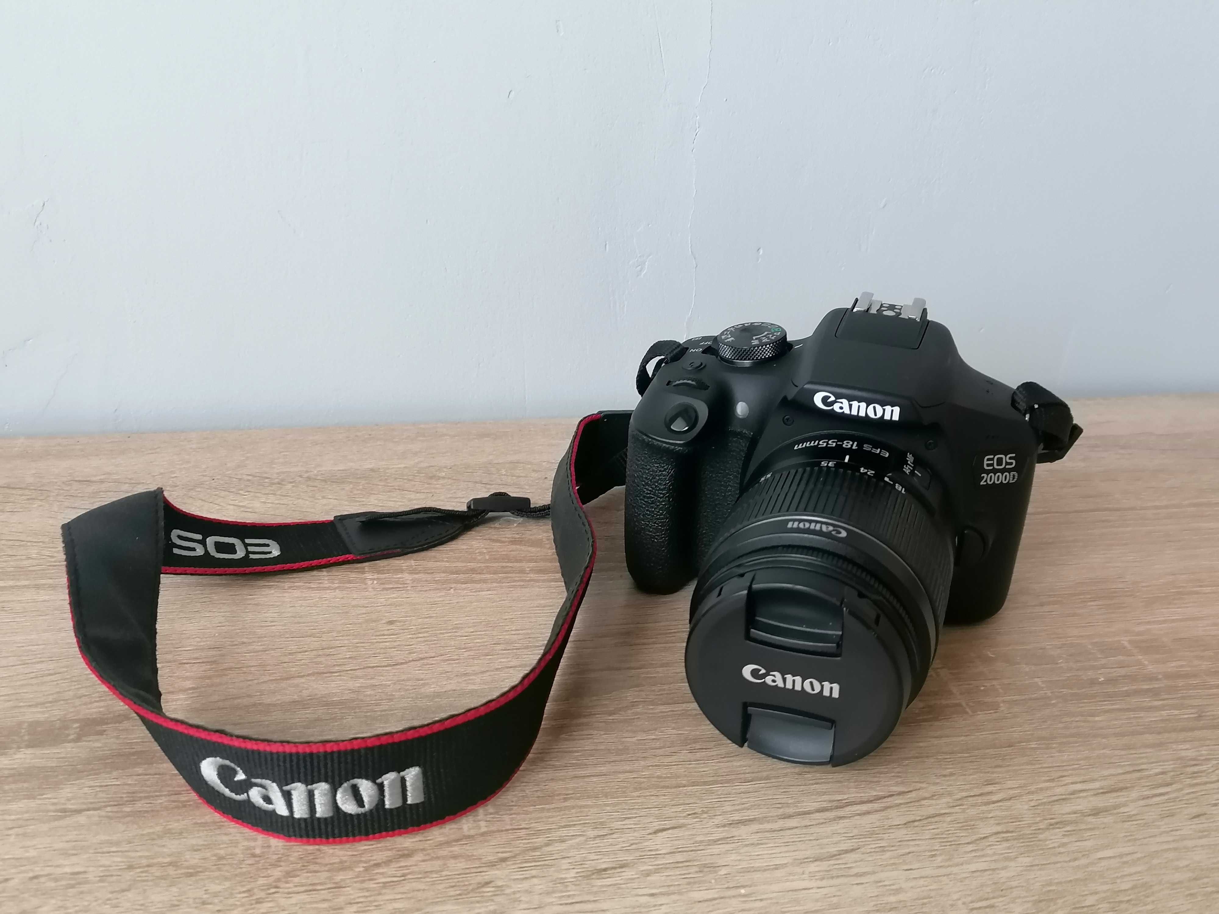 Aparat Canon D2000 z obiektywem 18 - 55