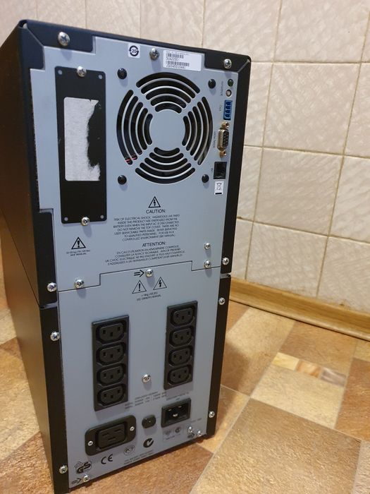 ДБЖ APC Smart-UPS 2200VA (SUA2200I) з АКБ