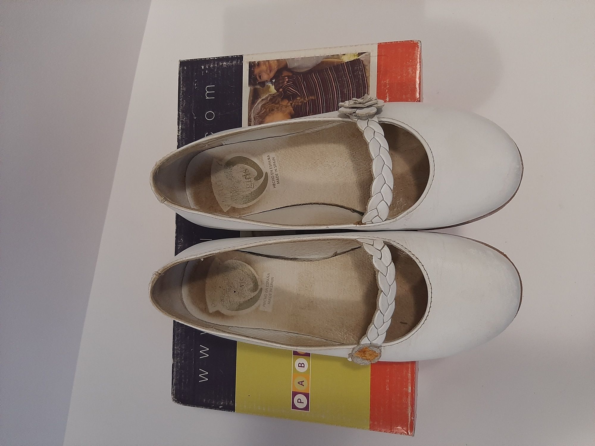 Pablosky туфлі матові білого кольору 32 розмір. Made in Spain