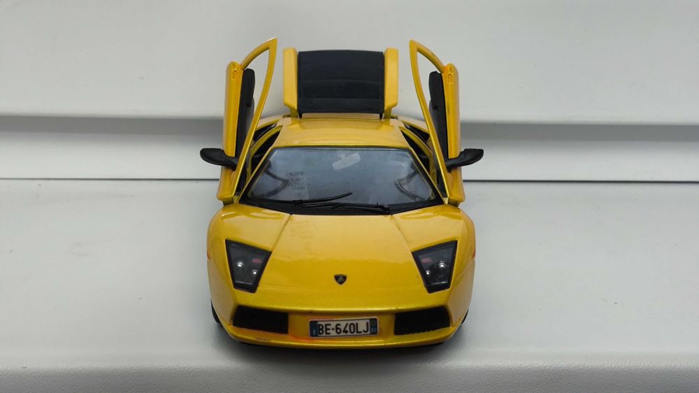 Модель, машинка Lamborghini Murcielago 1.24 Bburago