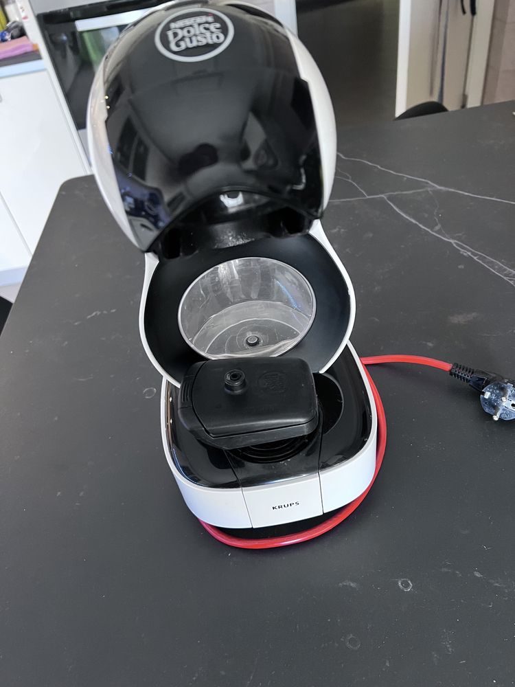 Máquina de café Krups Dolce Gusto Lumio Preta