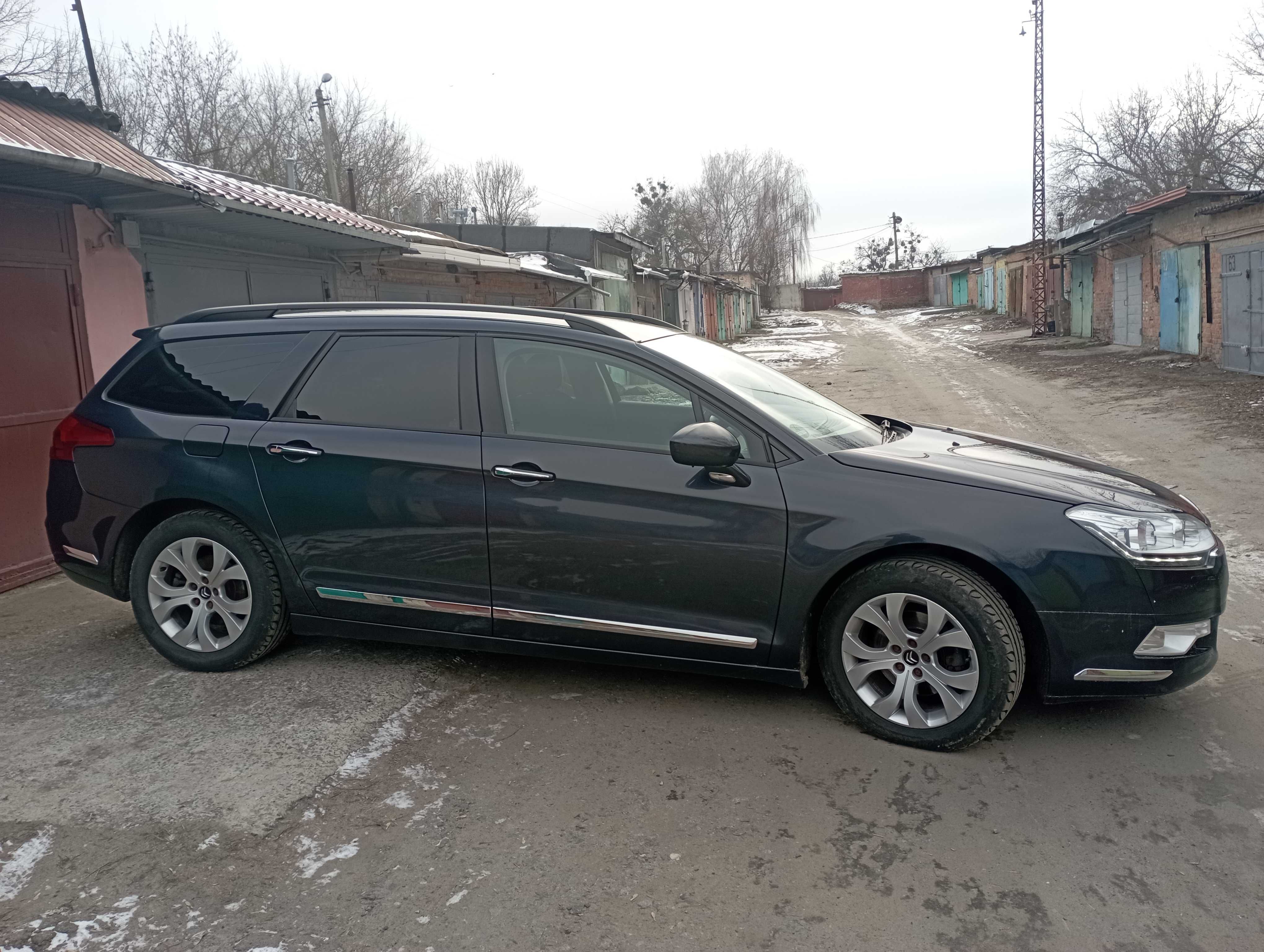 Продам авто (9300 $) або обміняю на житло.