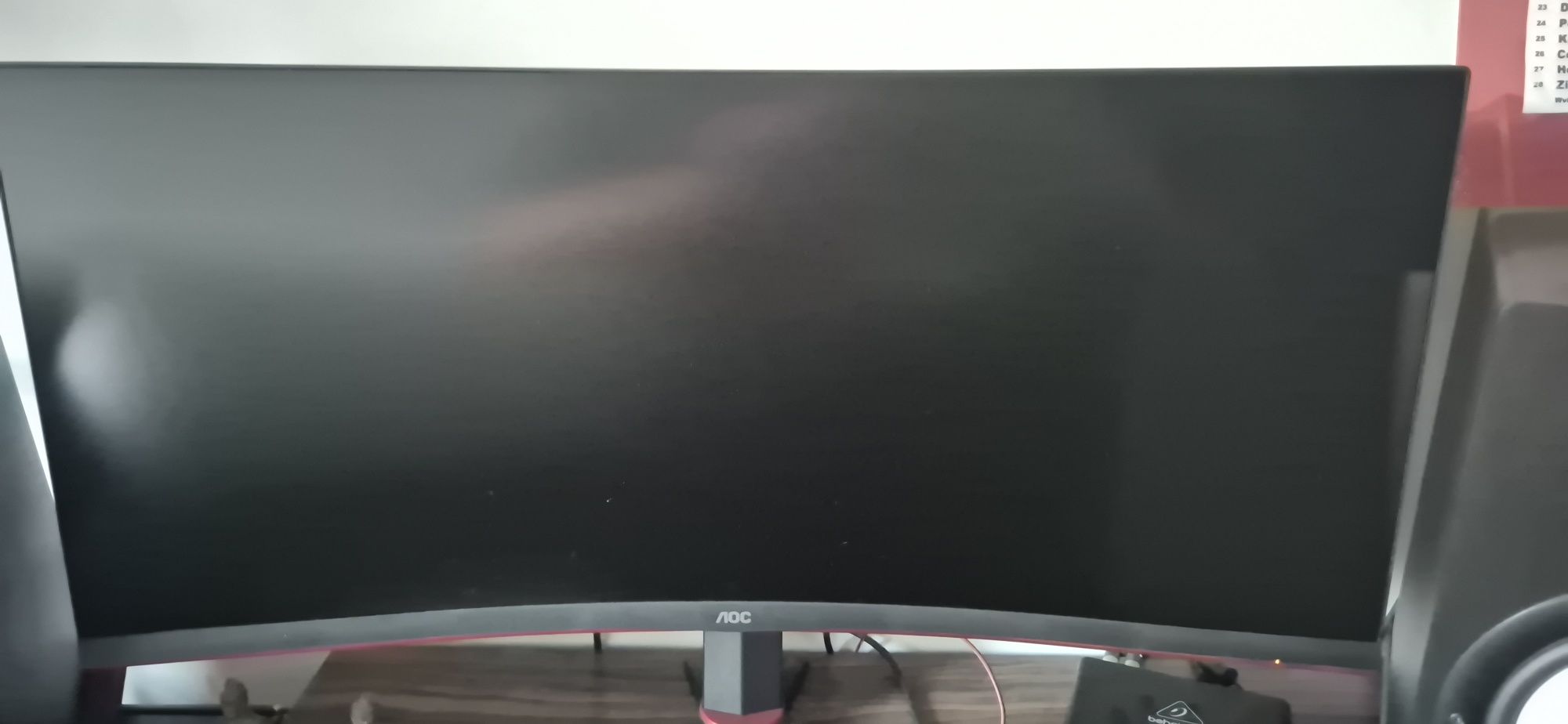Komputer gamingowy z monitorem 34 cali karta graf. 16gb procesor AMD