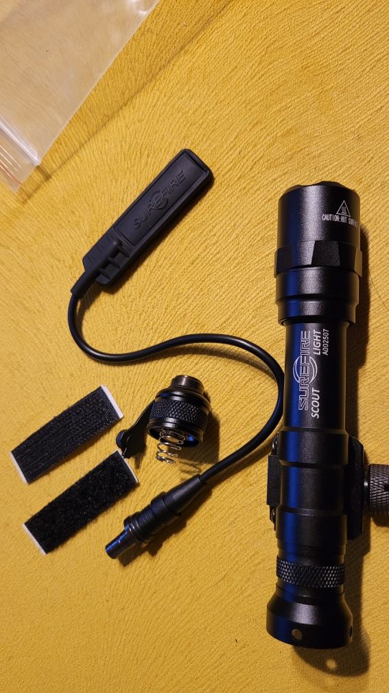 latarka taktyczna SF surefire M600 scout,